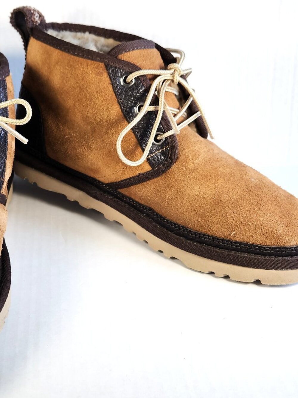 EUC - UGG Kids Boys Neumel Chukka Boot Size 5 Chestnut Suede Brown